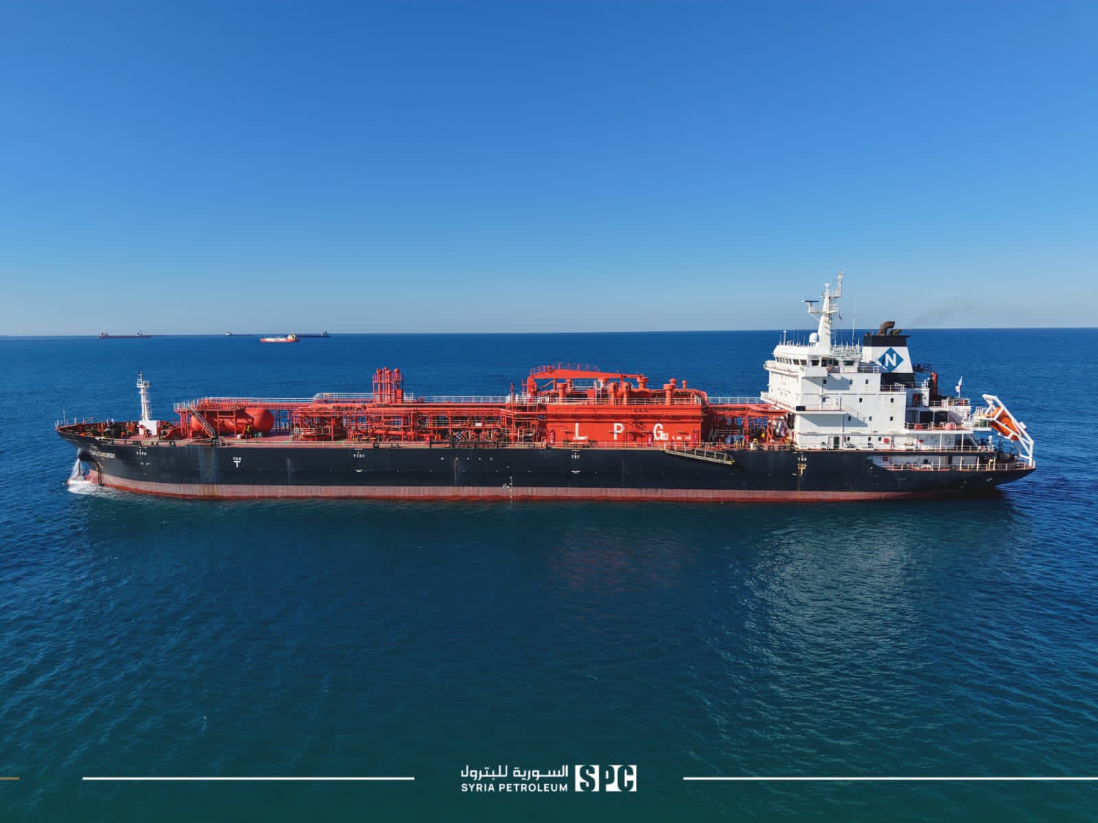 وصول شحنة من الغازعلى متن ناقلة الغاز GAZ ENERGY إلى مصب بانياس البحري.