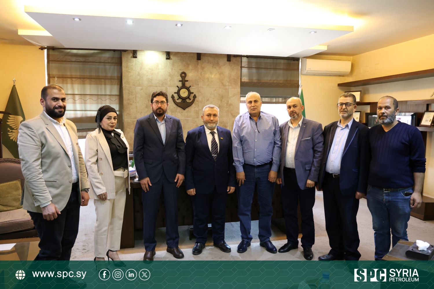 بمناسبة عيد العمال، قامت إدارة الشركة السورية لنقل النفط بالتعاون مع رئيس الاتحاد المهني لنقابات النفط والمواد الكيميائية ورئيس اتحاد نقابات عمال طرطوس، وبمشاركة ممثلي المكاتب التنفيذية والنقابات العمالية، بزيارة تكريمية إلى عمال الشركة.